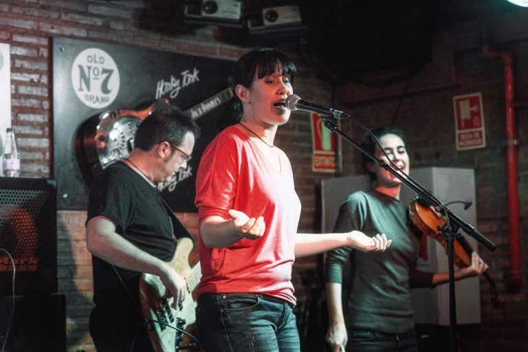LeGatos - Música pop-rock en español - Azu Sanfe, Miguel Ángel Domíngez y Esther Muñoz (HonkyTonk)