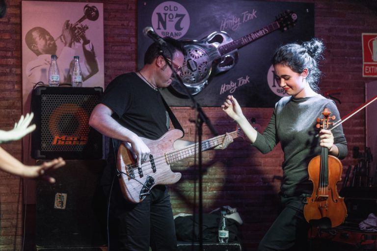 LeGatos - Música pop-rock en español - Esther Muñoz y Miguel Ángel Domínguez (HonkyTonk)