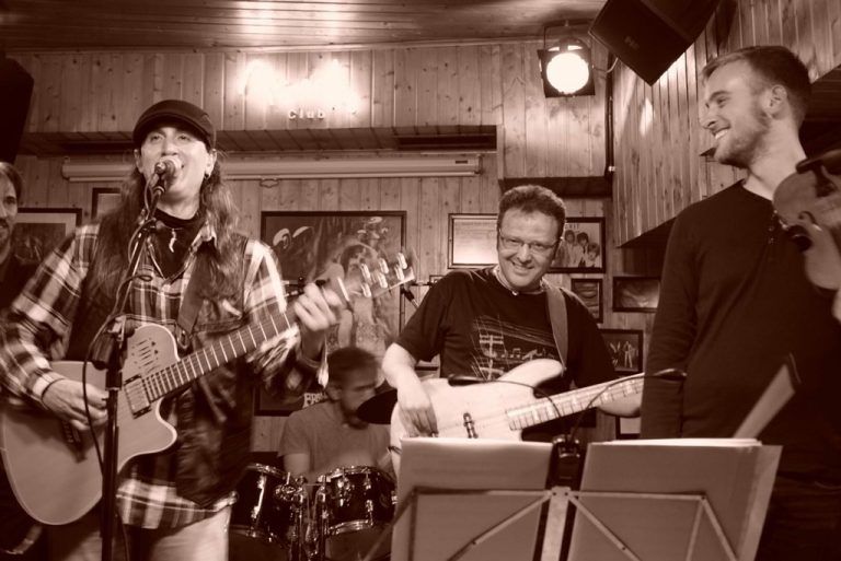 LeGatos - Música pop-rock en español - Pablo Chávarri, Alvan Brito, Jorge Solís, Miguel Ángel Domínguez y Víctor Salvador (Fender Club)